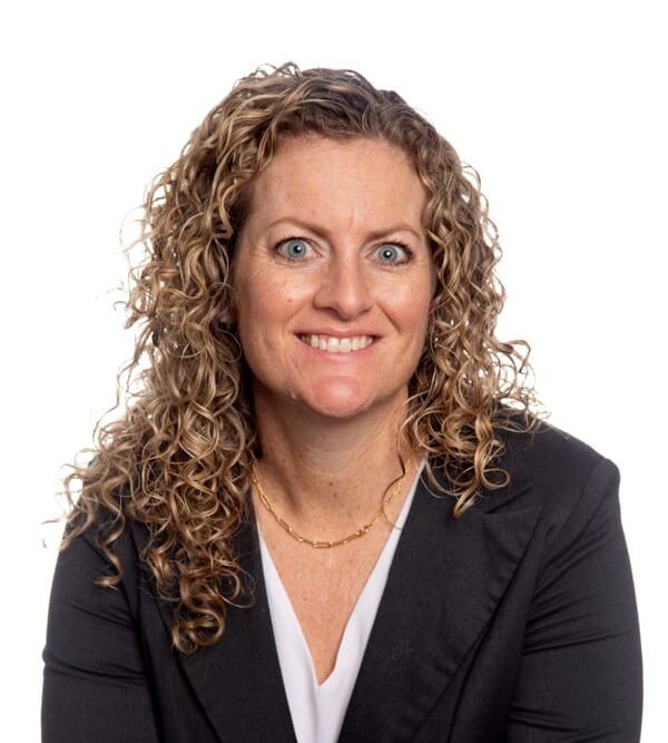 Courkamp Julie final e1740190406166